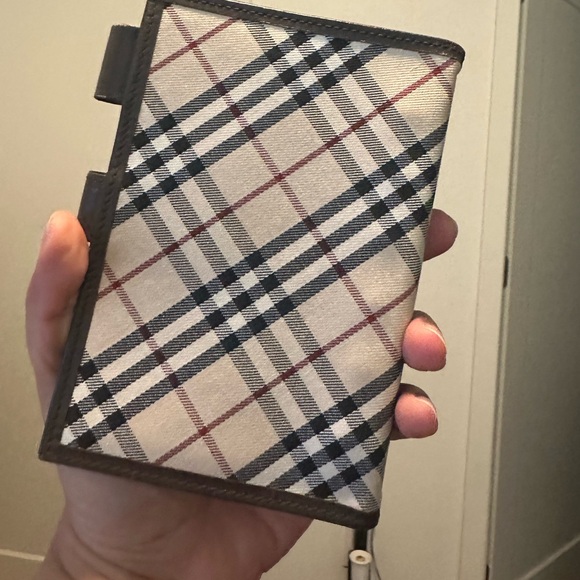 EUC Burberry Agenda - Picture 8 of 15